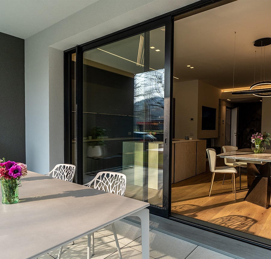 Soggiorno con Affaccio su Ampio Balcone