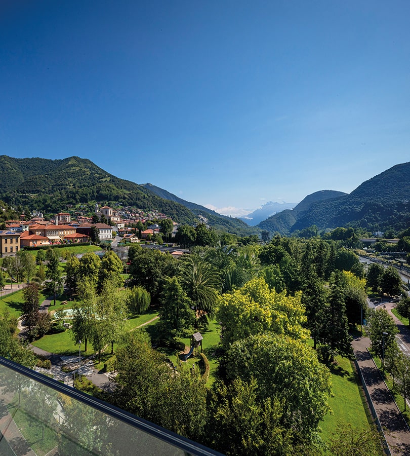 Vista sulle Prealpi Bergamasche dagli Appartamenti di Tower Eden a Nembro