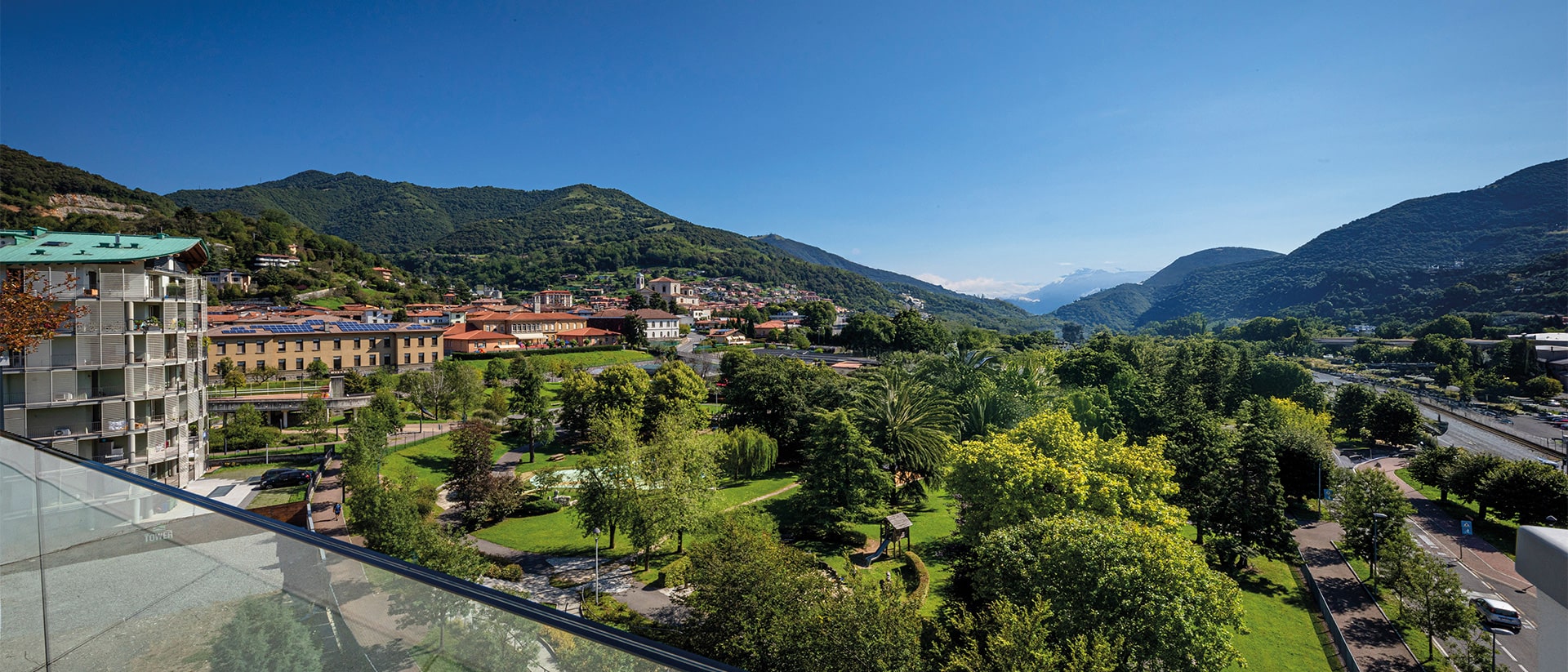 Vista sulle Prealpi Bergamasche dagli Appartamenti di Tower Eden a Nembro
